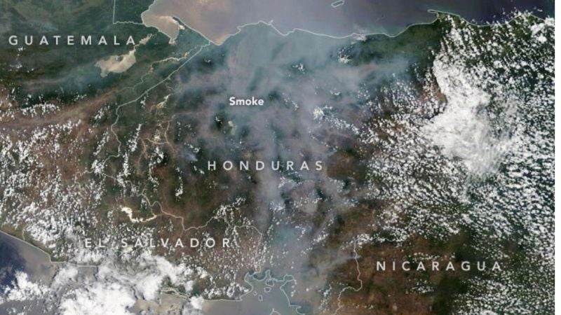 Satélite NASA humo Honduras