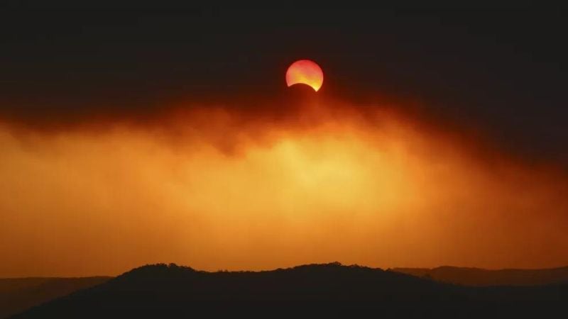 eclipse solar híbrido abril