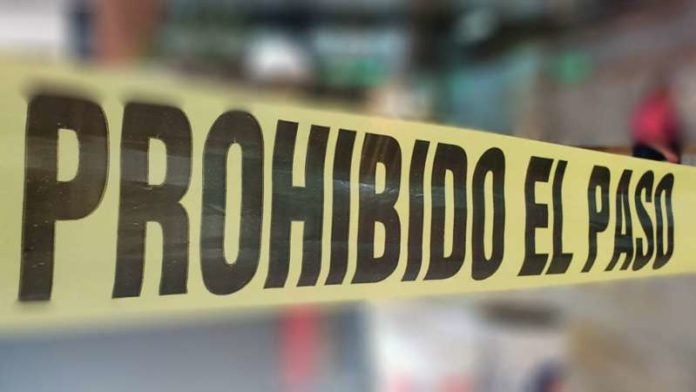 Hombre colgado en potrero SPS