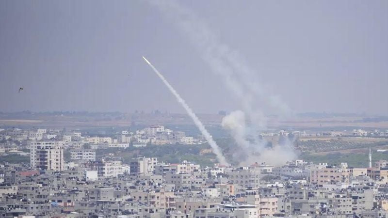 Milicias palestinas lanzan 270 cohetes desde Gaza hacia Israel