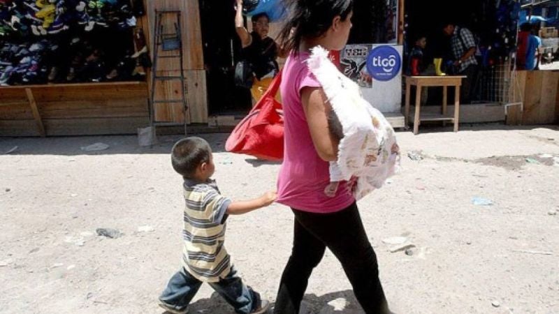 CONADEH pide más apoyo para madres hondureñas