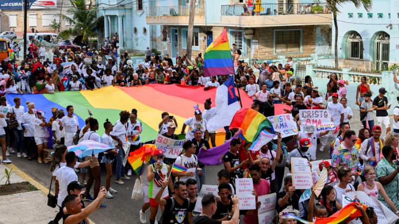 Comunidad LGBT celebra en Cuba matrimonio igualitario