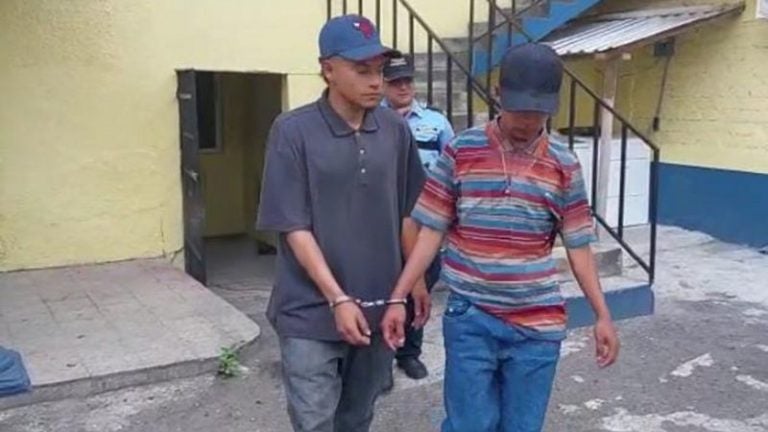 Con droga capturan a dos mareros en El Reparto, Tegucigalpa