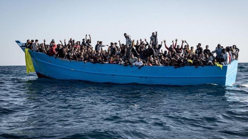 Migrantes rescatados en el mediterráneo.