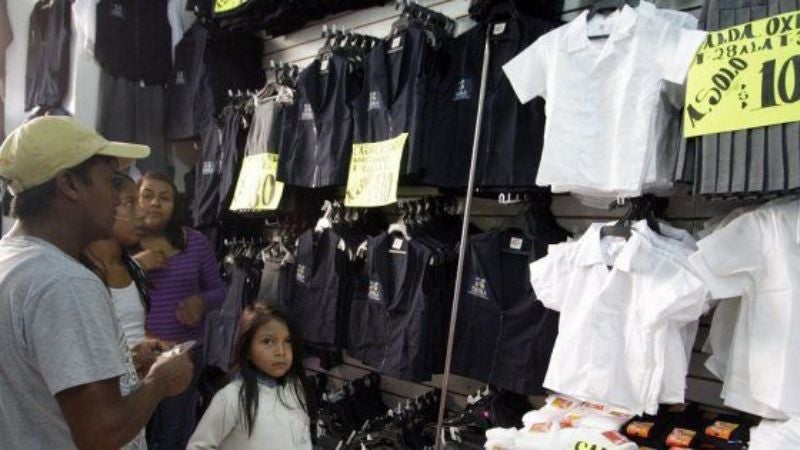Uniforme neutro: México dejará que niñas y niños elijan ir a la escuela con falda o pantalón