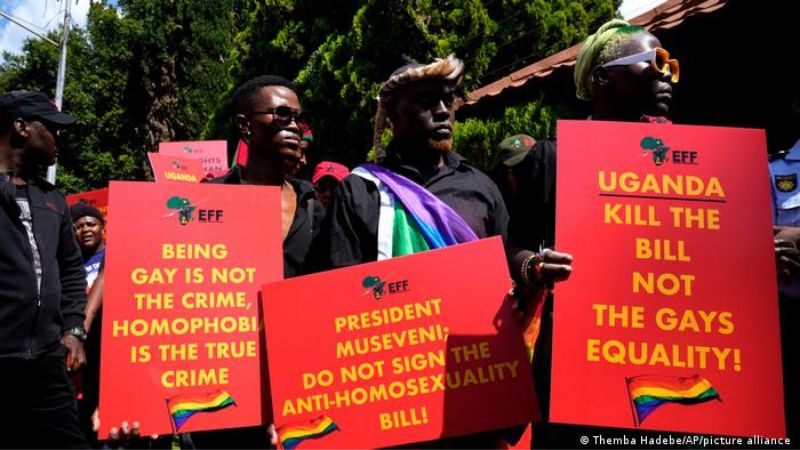 Uganda aprueba pena de muerte por delitos de homosexualismo.