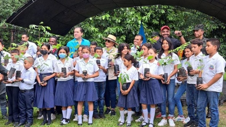 El ICF, día del árbol, campaña nacional de reforestación, Gobierno de Honduras, Presidenta Xiomara Castro, El Instituto de Conservación