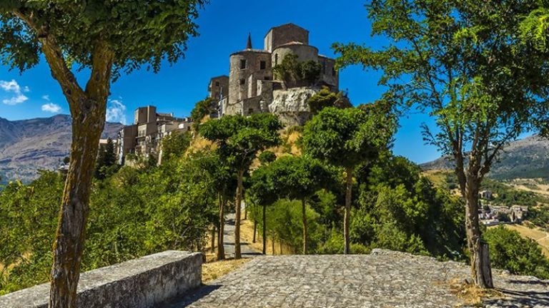 5,000 euros pagará pueblo de Italia a quienes se muden ahí