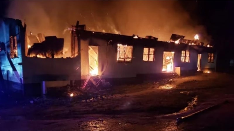 incendio en Guyana niños