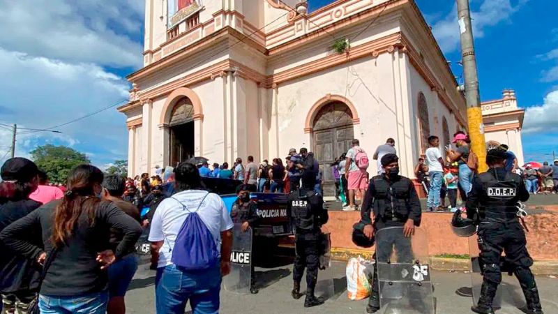 Daniel Ortega congela cuentas Iglesia Católica