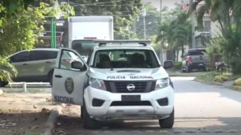 Carro choca poste eléctrico SPS