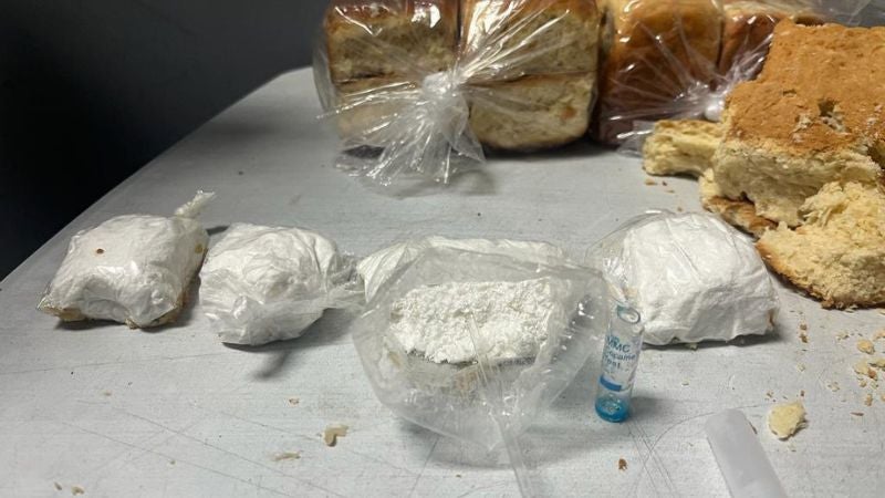 Encuentran cocaína bolsas con pan Cortés