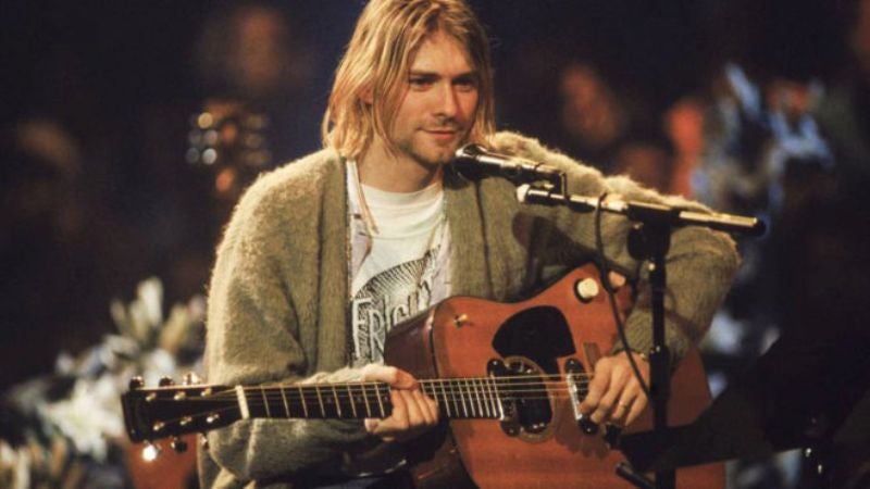 Subastan guitarra destrozada Cobain