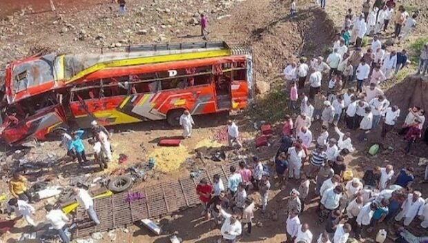 autobús puente muertos India