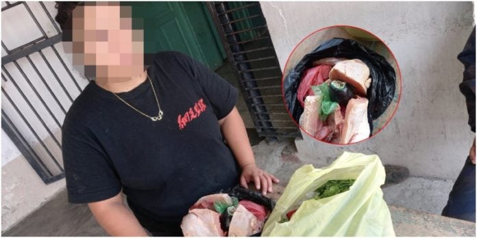 mujer llevaba droga en pollo crudo