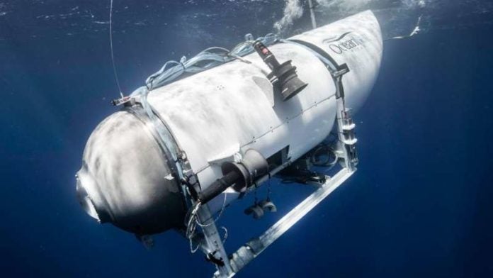 Desaparece submarino turístico