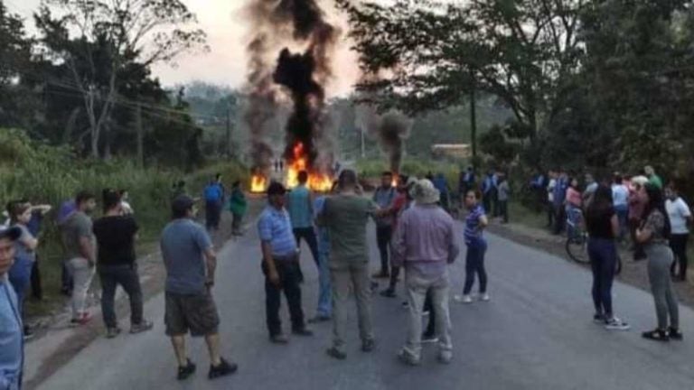 Toma en la CA-4 por apagones