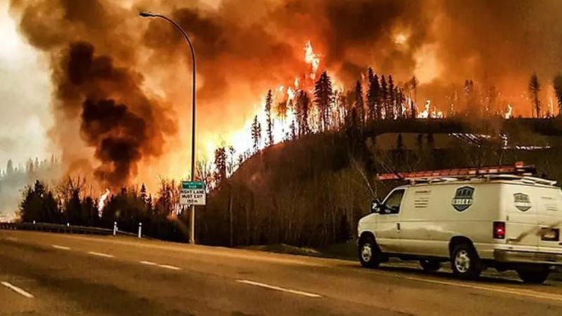 Sequía, viento y calor: ola de incendios “sin precedentes” azota Canadá