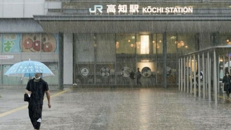 Japón cancela vuelos por tormenta Mawar