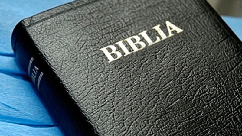 Vetan la Biblia en varias escuelas de Utah, EEUU, por contenido "pornográfico"