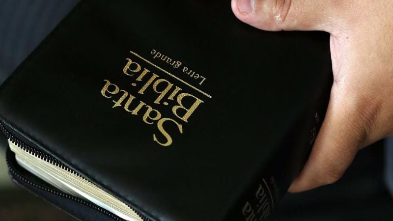 Vetan la Biblia en varias escuelas de Utah, EEUU, por contenido 