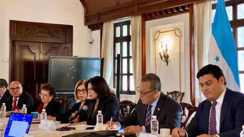 Misión del FMI en reunión apertura de visita con autoridades hondureñas