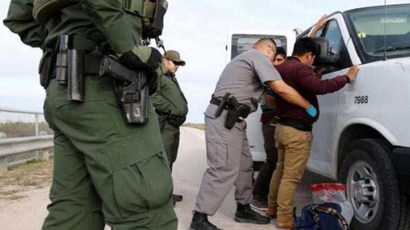 En 70% bajan las detenciones de migrantes en la frontera suroeste de EEUU