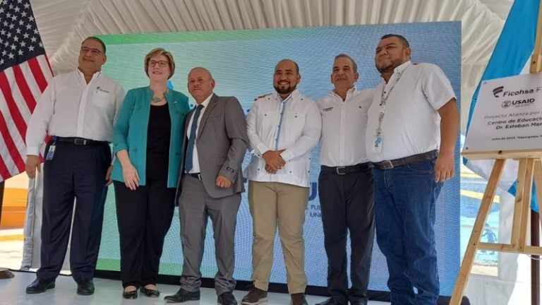 Ficohsa Fundación inaugura primer centro educativo remodelado