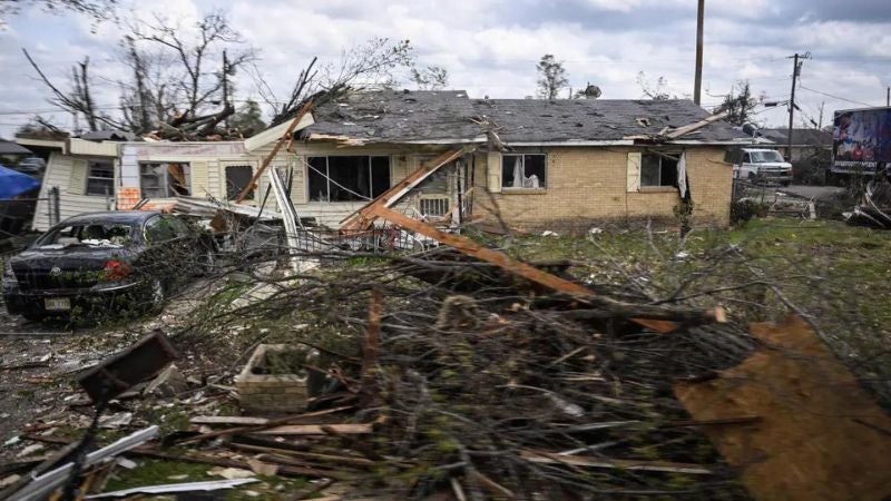 Fuertes tornados dejan un muerto y más de 20 heridos en EEUU