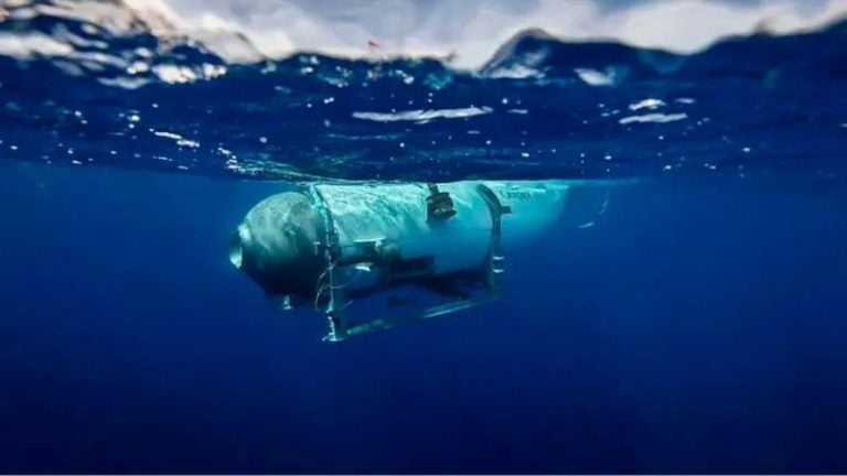 Buscan submarino que llevaba turistas a los restos del Titanic