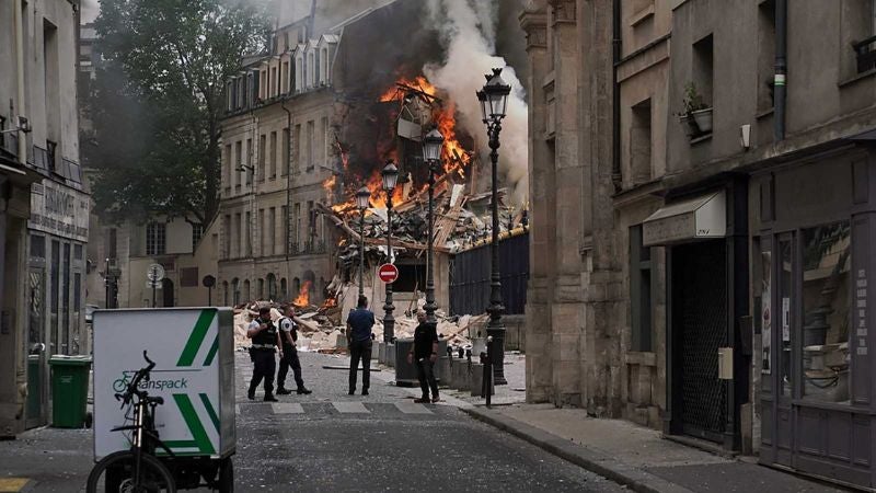 Más de 25 heridos deja fuerte explosión en el centro de Paris