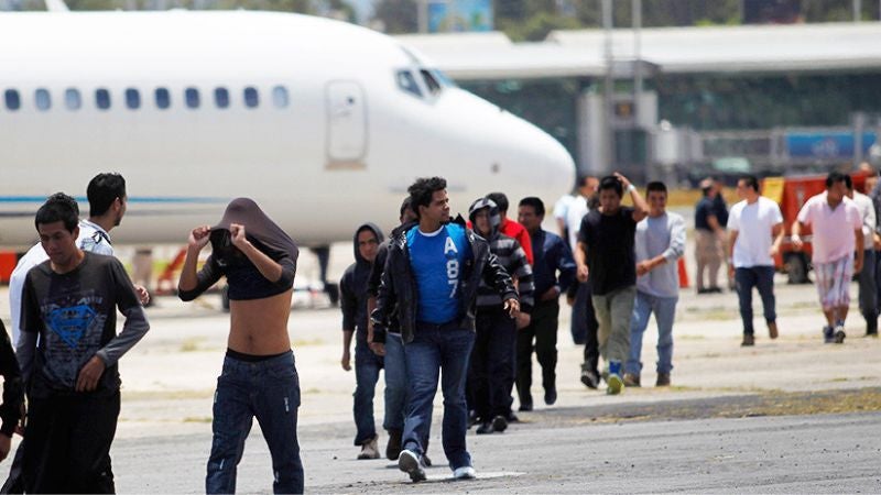 EEUU y México deportan centroamericanos
