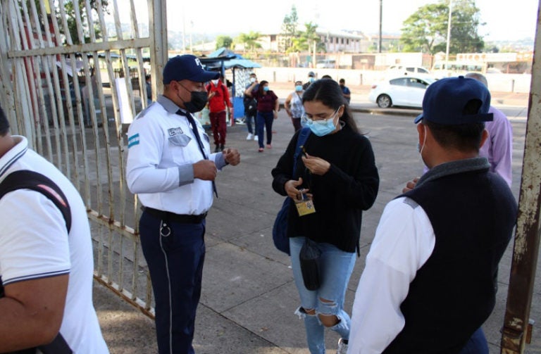 Denuncian asalto a mano armada dentro de edificio de la UNAH