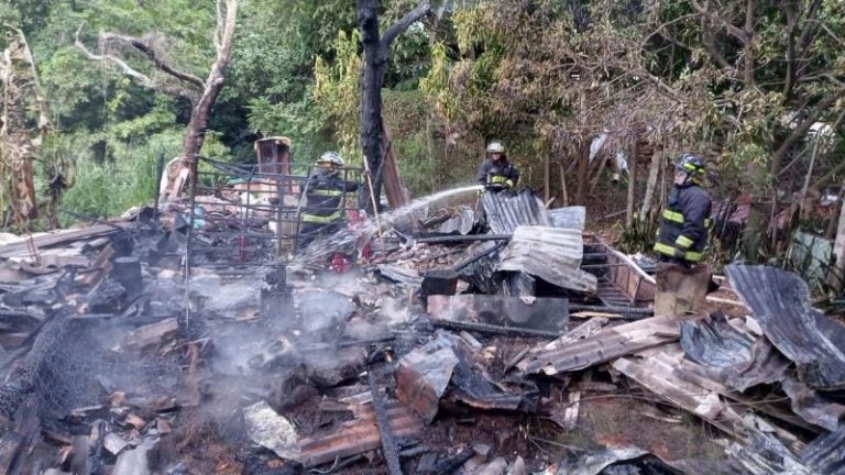 Incendio deja una persona lesionada en col. La Joya de la capital