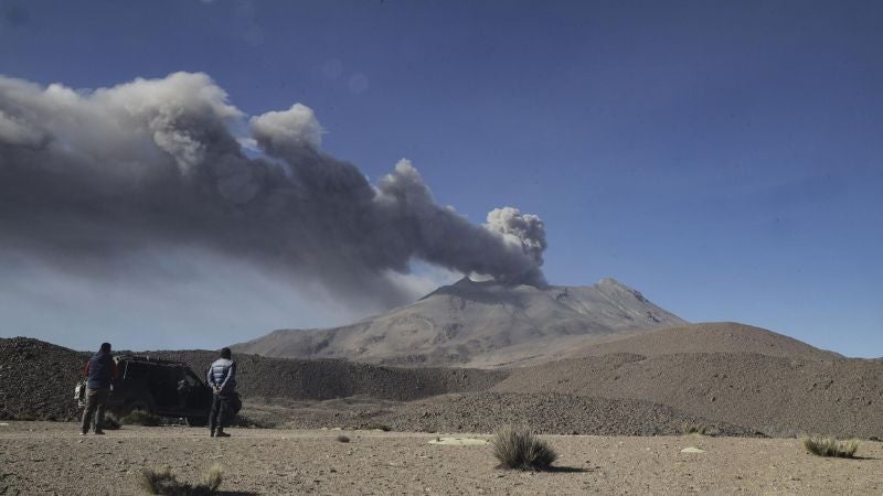 Emergencia en Perú ante inminente erupción del volcán Ubinas