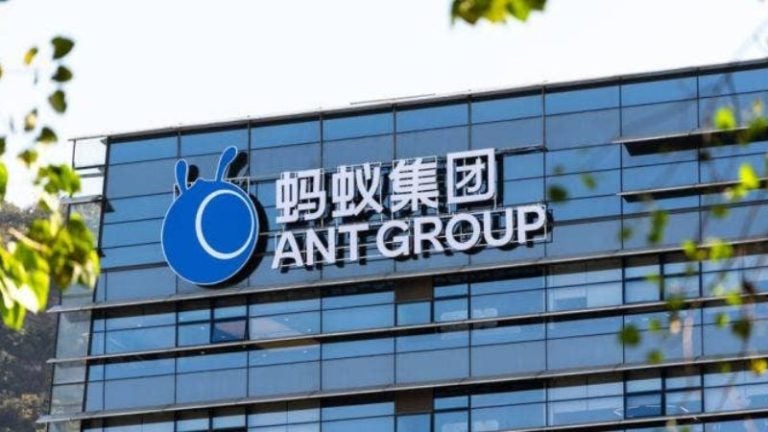 China multa a Ant Group, filial de Alibaba, con $985 millones