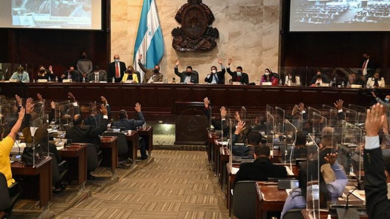 Congreso regresa a sesión sin consenso en varios puntos de agenda