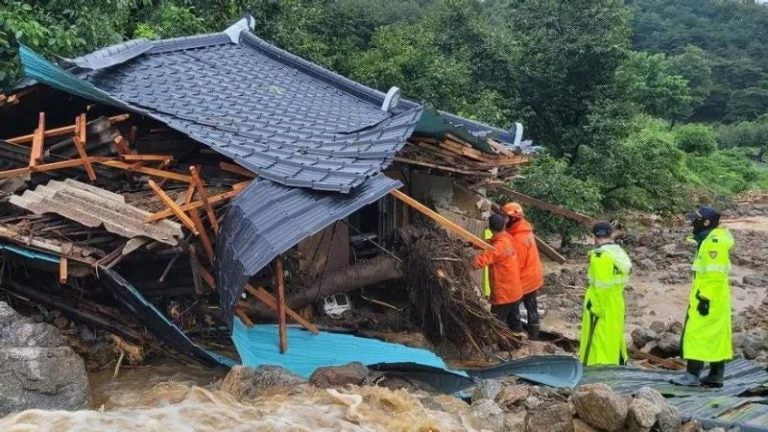 Inundaciones dejan 22 muertos en Corea del Sur