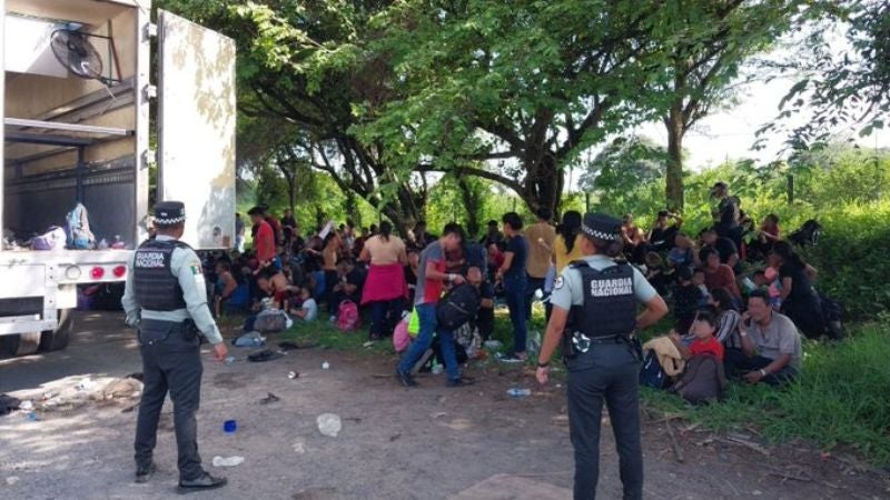 Rescatan a 20 migrantes hondureños en México