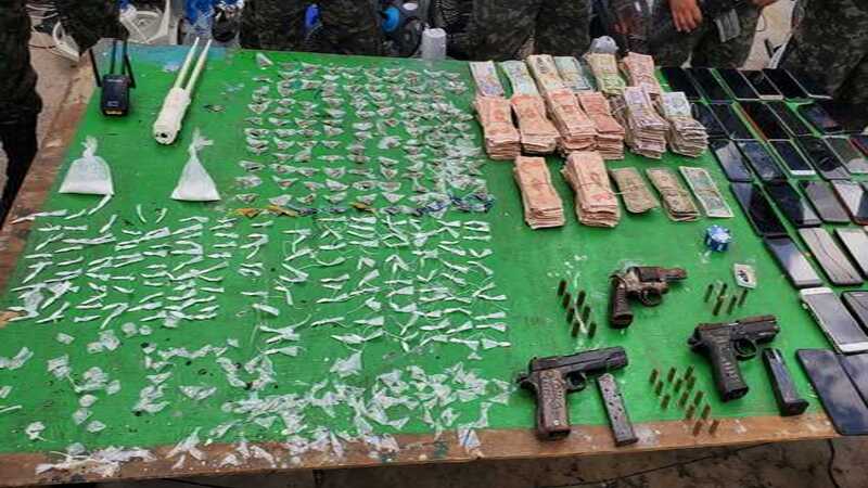 Armas, droga y dinero deja requisa en centro penal de Comayagua.