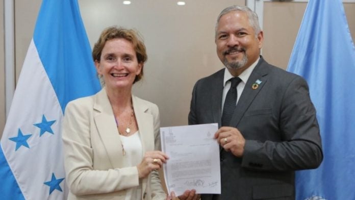 Reunión del gobierno con Alice Shackelford