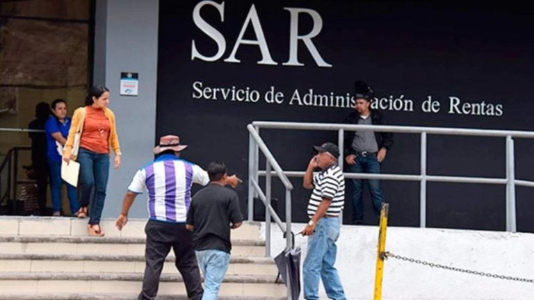 SAR despide empleados sindicato