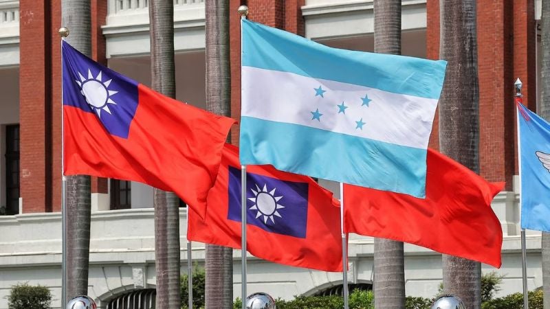 SEFIN transfiere millones  Taiwán