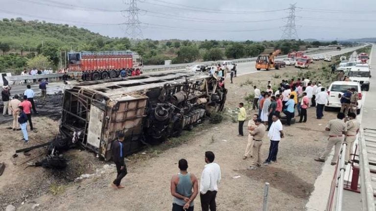 Incendio de autobús en India