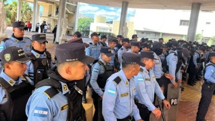 Resguardo policial en Congreso Nacional