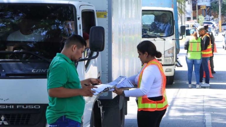 Operativos para regular vehículos con publicidad