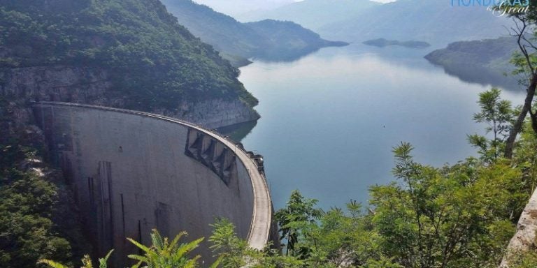 Hallan cadáver flotante en embalse de “El Cajón”