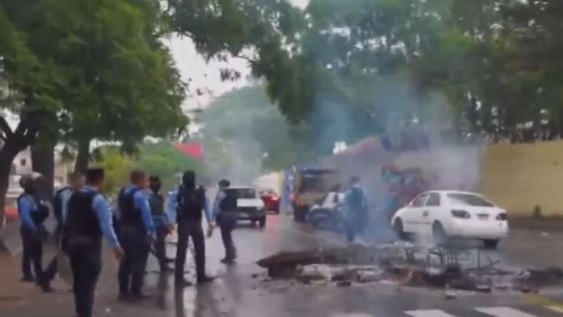 Tras nueva protesta antimotines desalojan a estudiantes del Técnico Honduras