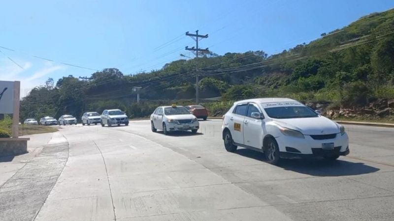 Taxistas de Islas de la Bahía exigen sacar de circulación a 