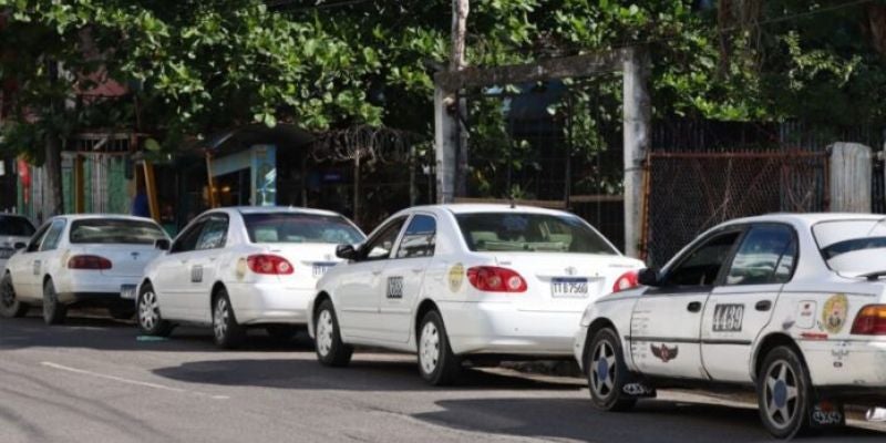 150 taxistas en SPS cierran operaciones y abandonan el país por extorsión